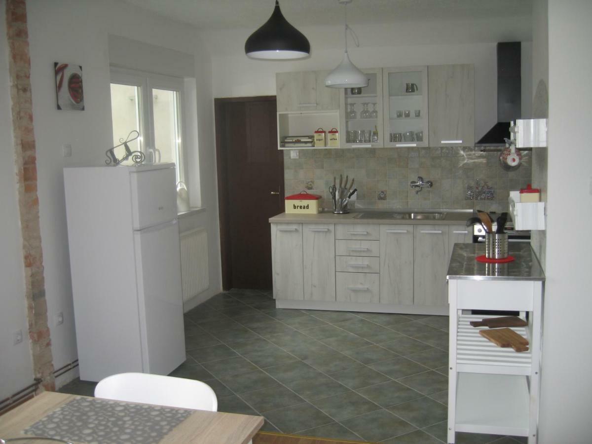 R&G Apartment Zirovnica Exterior photo